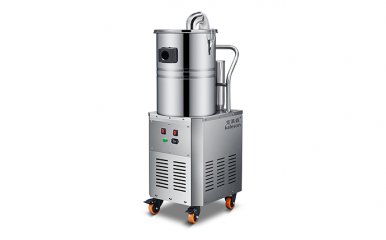 電瓶式工業(yè)吸塵器優(yōu)勢：不被電源控制，方便無電源場所吸塵